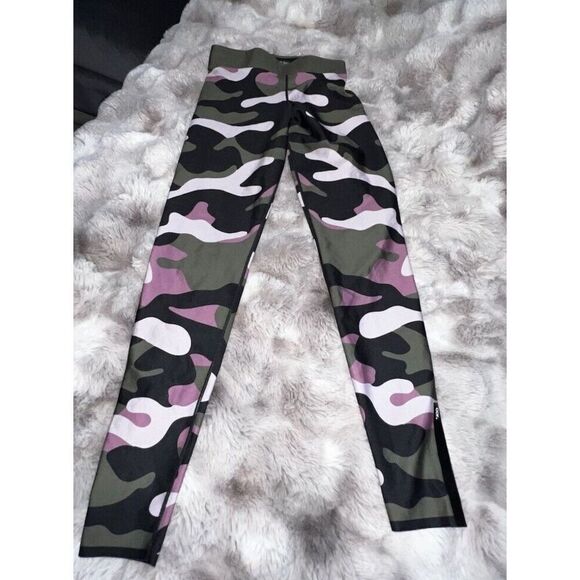 COR by Ultracor Camo Collegiate Legging Blush Patent Nero XSmall EUC,$185 - Picture 4 of 14